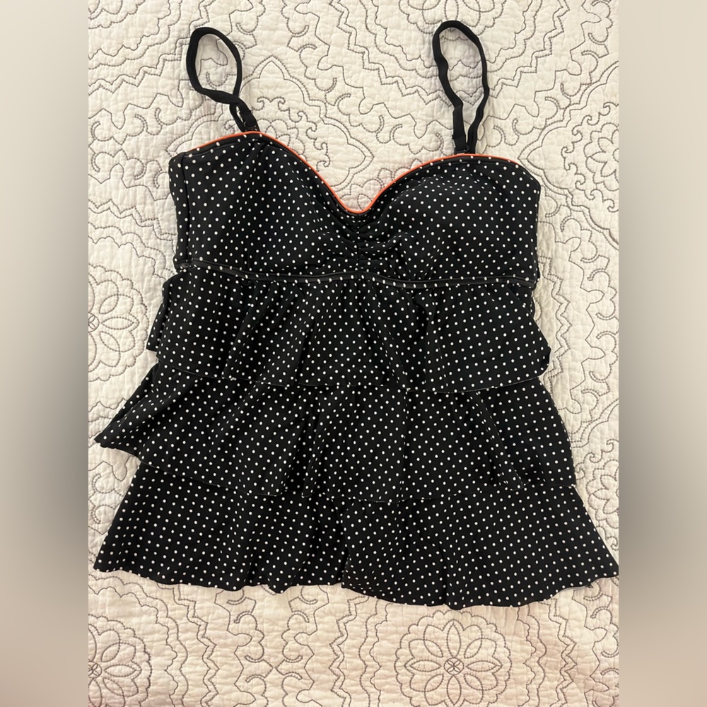 VGUC 24 & Ocean Tiered Ruffle Bathing Suit Top - Size L